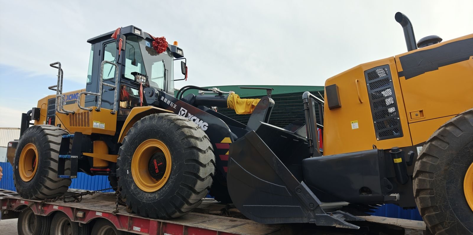Chargeuses XCMG sur porte-char